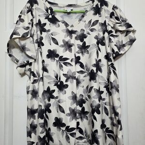 LulaRoe Susie Floral Black and White Women's Top